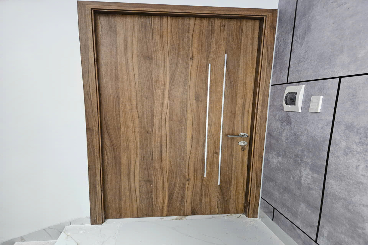 Lắp cửa Composite 3s cho khách